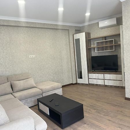 Three Palms Guest House Tbilisi Exterior foto