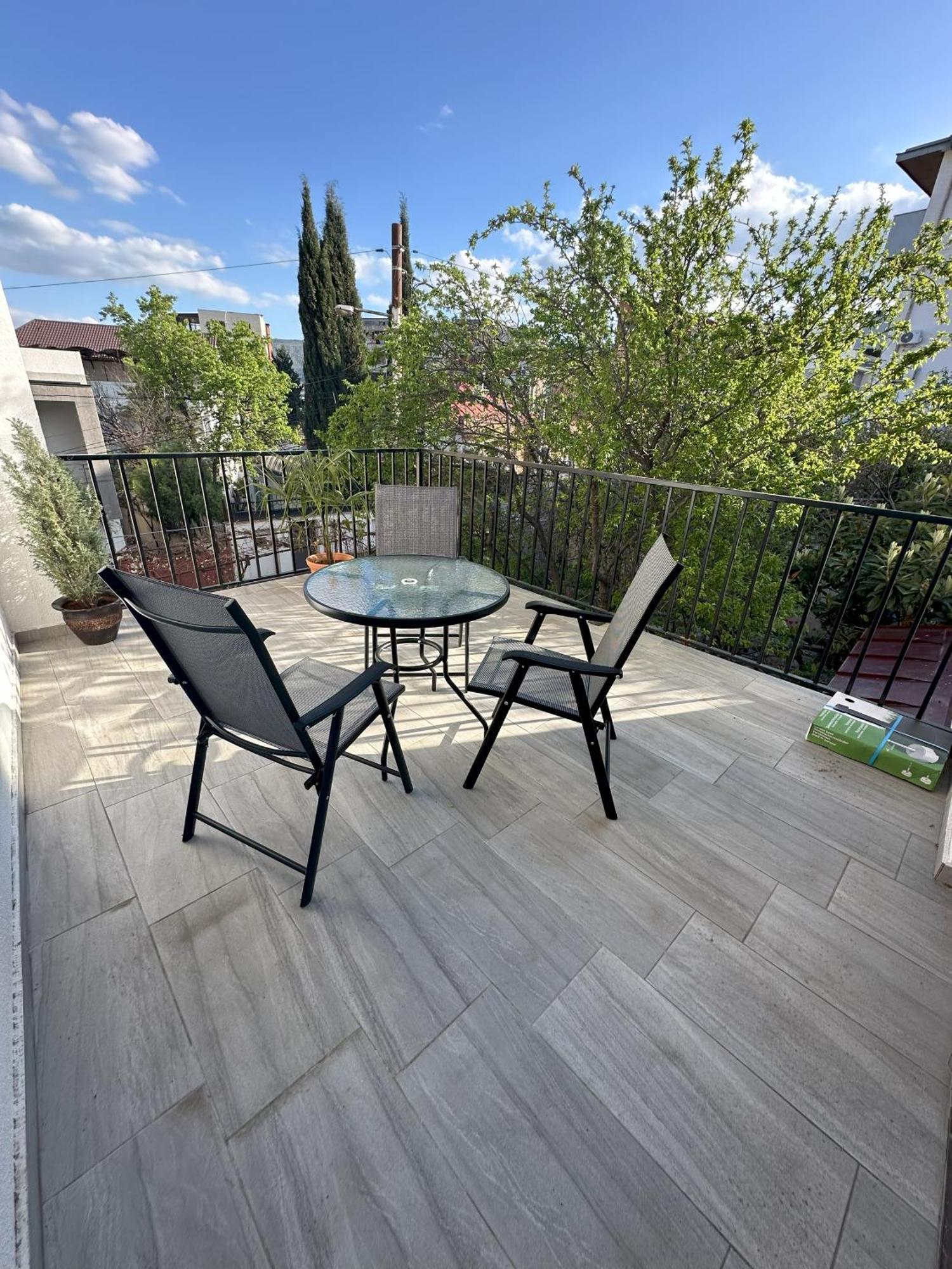 Three Palms Guest House Tbilisi Exterior foto